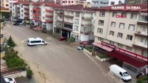 Ankara'da araçlar yolda kaldı, ev ve iş yerlerini su bastı