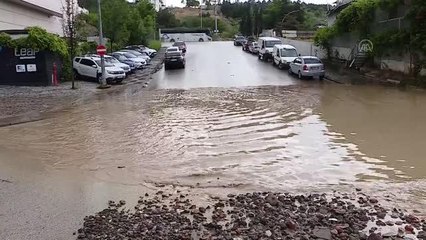 Başkentte aniden bastıran sağanak hayatı olumsuz etkiledi (5)