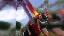 Antalya'da lunaparktaki salıncağın platformdan çıktığı anlar cep telefonu kamerasında