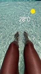 Laure Manaudou dévoile ses jambes très bronzées sur Instagram le 11 juin 2022.