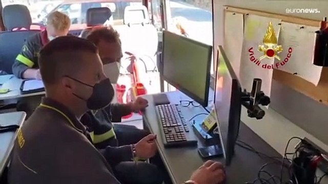 Италия: спасатели обнаружили тела погибших в авиакатастрофе