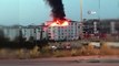 Gaziantep'te korkutan çatı yangını... 5 katlı bir binanın çatısı alev alev yandı
