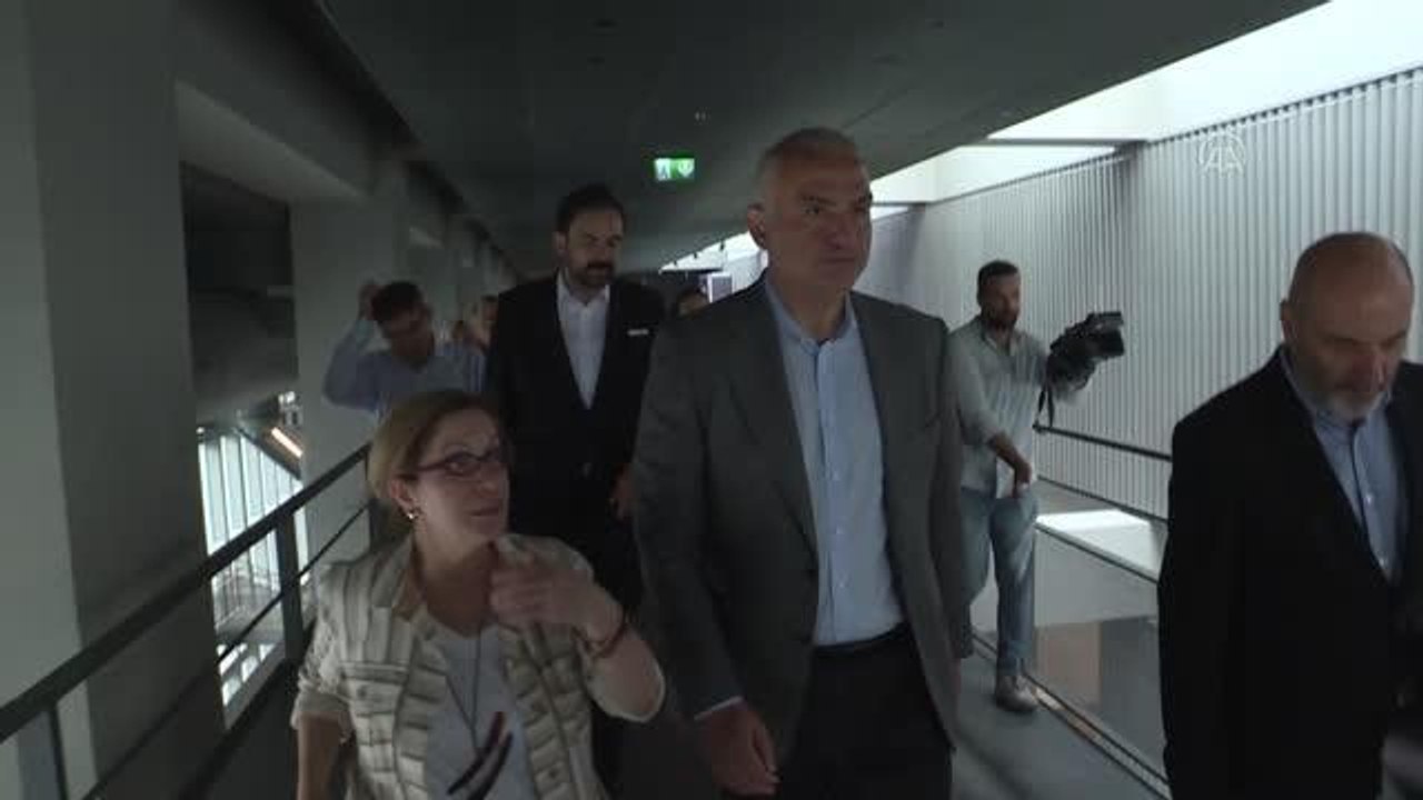 Bakan Ersoy, Galata Mevlevihanesi'nde "Sema, Semah, Devran" gösterisini izledi