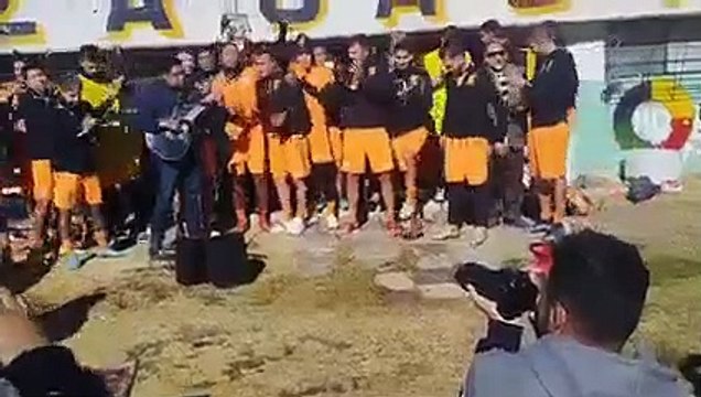 The Strongest canta y baila en la previa de la gran final del torneo