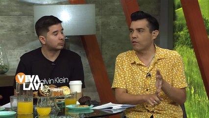 Adulto mayor pide pizza a domicilio; pide ayuda al repartidor para recostarse