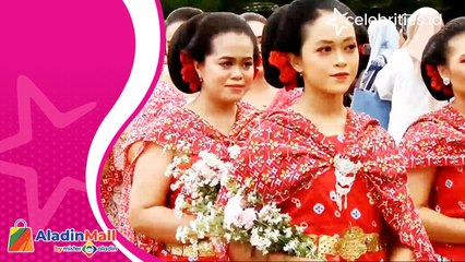 Unik, 6 Pasangan Pengantin Nikah Massal di Pantai Krakal dengan Mas Kawin Lobster