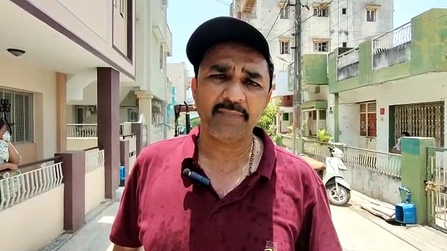 Gujarat Political News : वोटर को रिझाने का पार्षद का यह तरीका जानकर हैरान रह जाएंगे आप