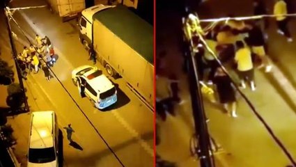 "İmdat" çığlığı mahalleyi sokağa döktü! Vatandaşlar, dayakçı kocayı tekme tokat dövdü