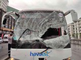 Havalimanına yolcu taşıyan otobüs, kaza yapan servis minibüslerine böyle çarptı