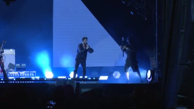 Manuel Carrasco conquista La Cartuja de Sevilla con un concierto repleto de emociones