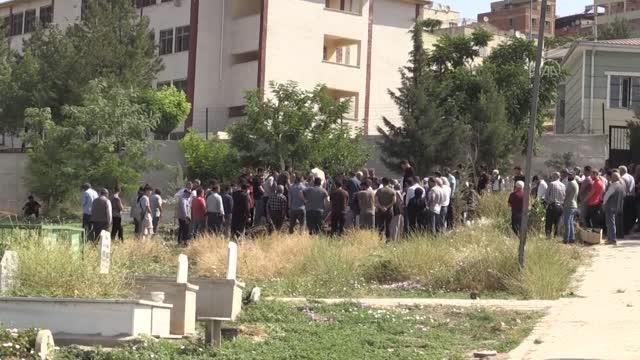 Müküs Çayı'nda akıntıya kapılan hemşireyi arama çalışması sürüyor