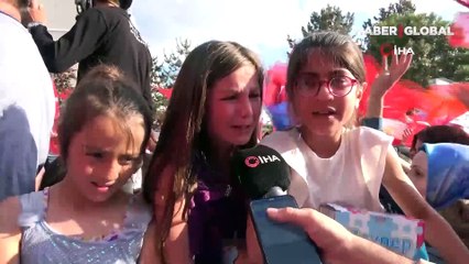 Küçük kız Cumhurbaşkanı Erdoğan'ı görünce ağladı
