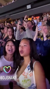 Laeticia Hallyday, Jade et Joy au stade de France pour le concert de DJ Snake le 11 juin 2022.