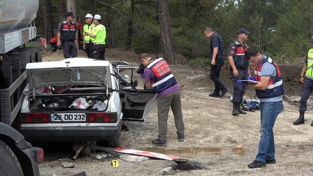 Tırla otomobilin çarpışması sonucu aynı aileden 3 kişi öldü, 2 kişi ağır yaralandı