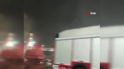 Yalova'da konteyner gemisindeki yangın saatler sonra söndürüldü