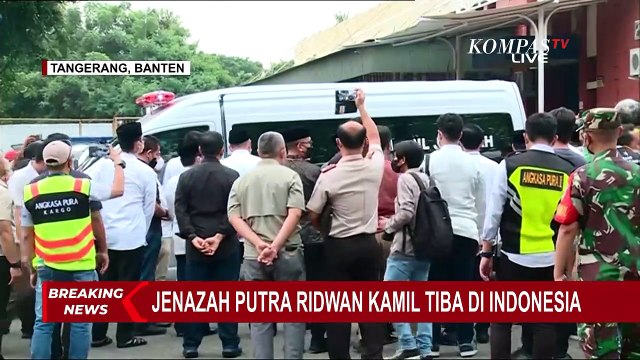 Tak Berkata-kata, Ridwan Kamil & Atalia Membungkuk Hormat setelah Prosesi Serah Terima Jenazah Eril