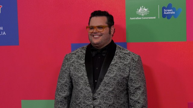Josh Gad 2022 G'Day AAA Arts Gala Red Carpet in Los Angeles
