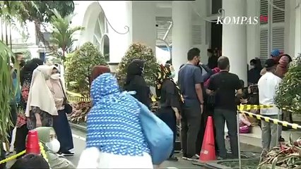 Suasana Gedung Pakuan Jelang Kedatangan Jenazah Eril, Warga Mulai Berdatangan