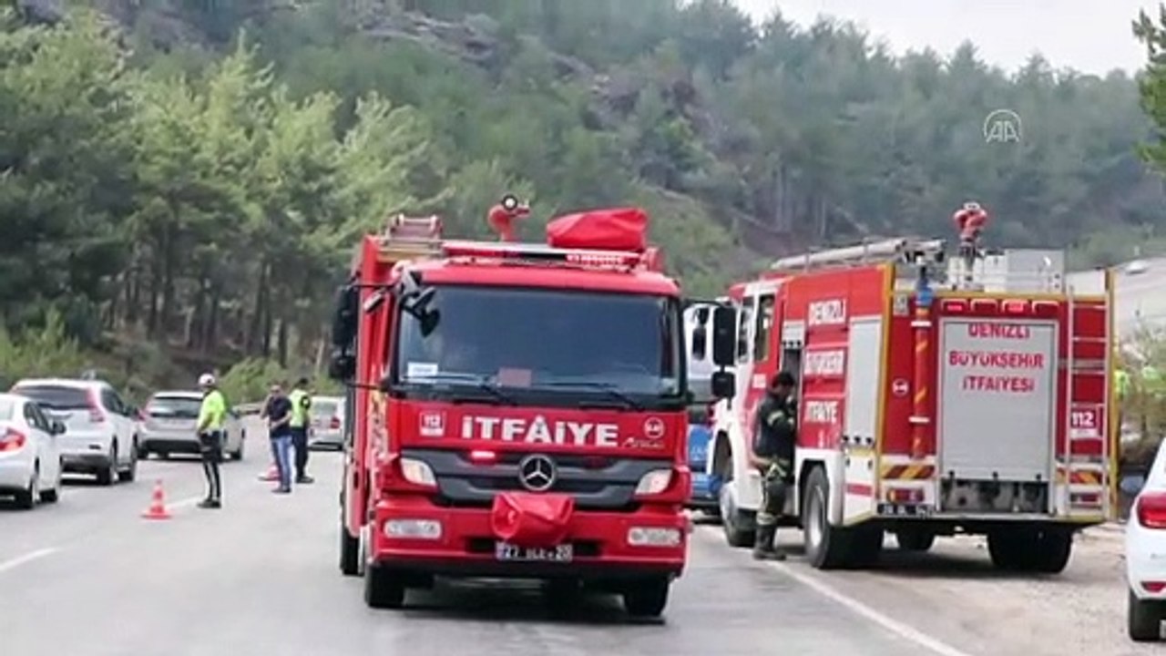 Akaryakıt tankeri otomobile çarptı: 3 ölü