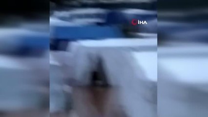 Sağanak yağışta 500 işçinin bulunduğu çadır kent sular altında kaldı