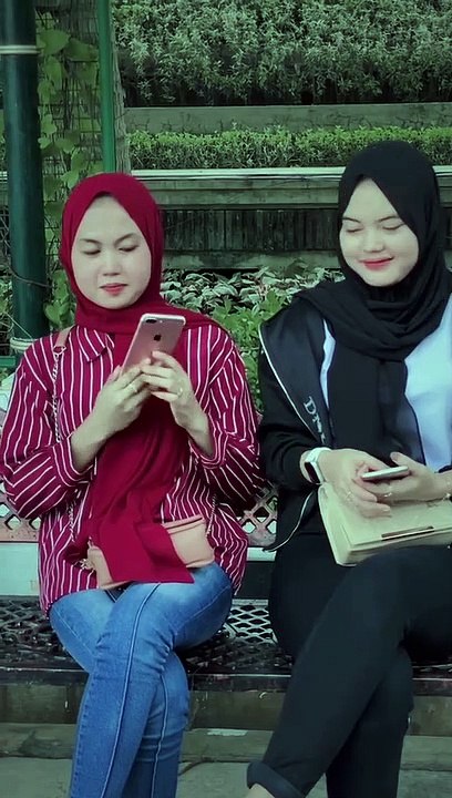 Tukang pamer kena mental