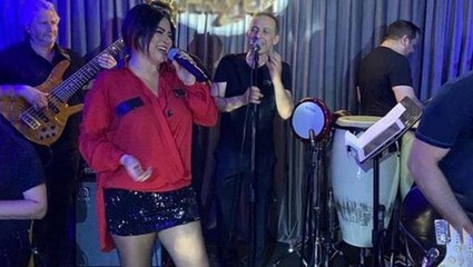 90'lı yılların yıldızı Bendeniz, iki iğne vurdurup sahneye çıktı