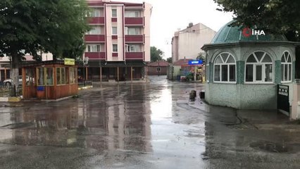 Edirne'de sağanak yağış etkili oluyor