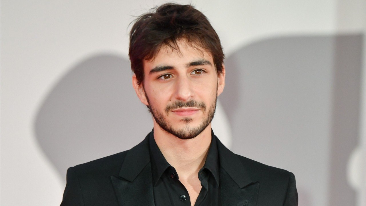 GALA VIDEO - Ben Attal fête ses 25 ans : le fils de Charlotte aurait-il pu être “proche” de Serge Gainsbourg ?