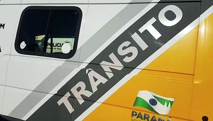 Após colisão, condutor de prisma é notificado por ato infracional e veículo é recolhido pela PM