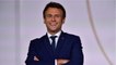 VOICI : Emmanuel Macron embrasse le crâne d'un passant : les internautes sous le choc