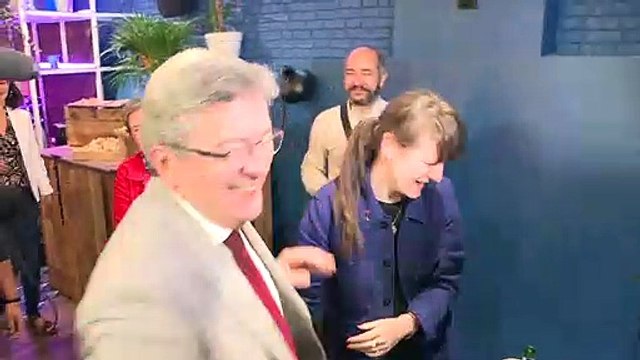 Législatives: la gauche unie et le camp Macron au coude-à-coude