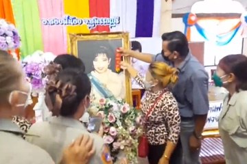 เช็กเลขเด็ดหวยงวดนี้ "พุ่มพวง ดวงจันทร์" งานรำลึก 30 ปี คืนแรก