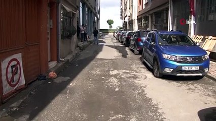 Hırsız yakalanınca "Çay içmeye geldim" dedi: Tekme tokat dayak anları kamerada