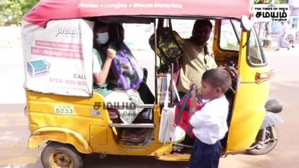 ஸ்கூல் தொறந்தாச்சு... மாணவர்கள் உற்சாகம்... இனிப்புடன் வரவேற்ற ஆசிரியர்கள்!