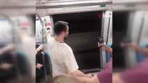 Yenikapı metrosunda açık kapıyla yolculuk kamerada