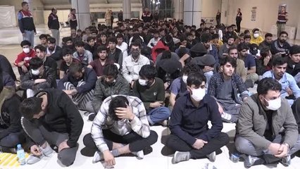 227 Afganistan uyruklu düzensiz göçmen ülkelerine yollandı