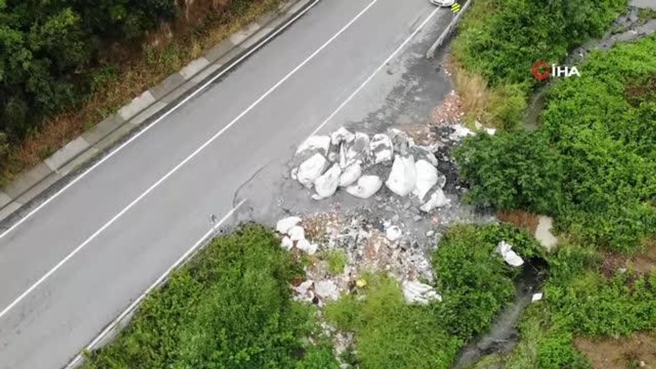 Arnavutköy'de çuvallarla yol kenarına bırakılan madde paniğe neden oldu