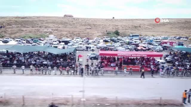 Menemen'de rahvan at kıyasıya yarıştı