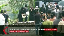 Pujian Ridwan Kamil untuk Eril di Depan Makam: Tiap Hela Napas Berbuat Baik