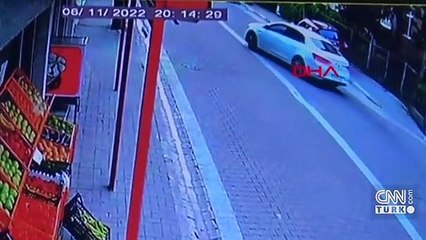 Avcılar'da otomobil bahçeye girdi