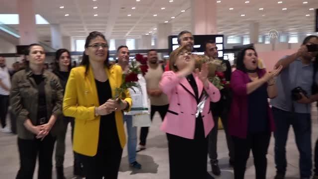 GAZİANTEP - Turkcell Kadın Futbol Süper Lig şampiyonu ALG Spor coşkuyla karşılandı