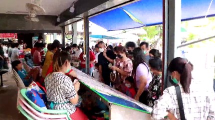 แผงลอตเตอรี่คำชะโนด ยังคึกคัก แม้รัฐขาย "หวยออนไลน์" ผ่าน แอปฯ "เป๋าตัง"