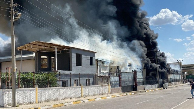 Diyarbakır OSB'de kozmetik fabrikasında yangın