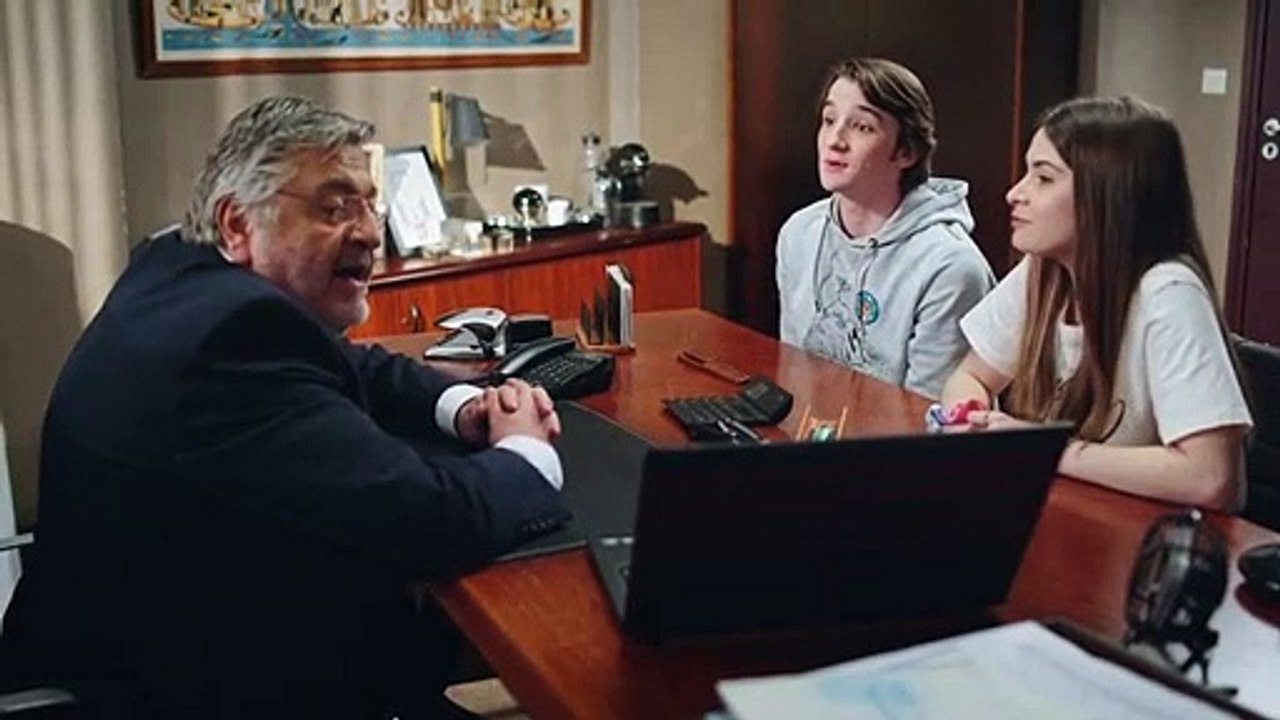 Plus Belle la Vie - Découvrez les premières photos de la salle du bal !