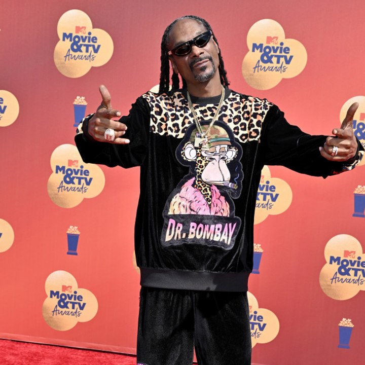 Snoop Dogg erhöht das Gehalt seines Joint-Drehers