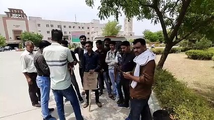 Download Video: Customer troubled cooperative bank friends demand to start ID