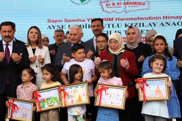 Binali Yıldırım: "Yüzünü Türkiye'ye dönmüş milyonlara karşı da sorumluluğumuz var"