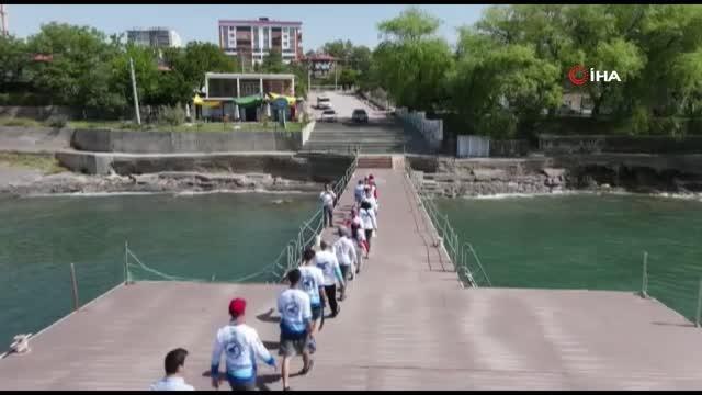 Van Gölü için yürüyen kadınlar Ahlat-Adilcevaz etabını tamamladı