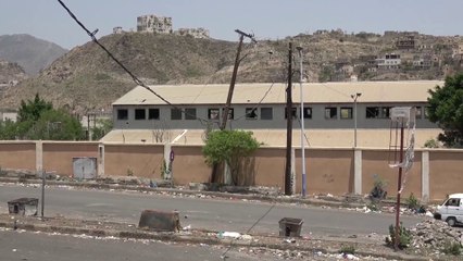 القصف الحوثي دمرها.. صيانة محطة كهرباء عصيفرة في تعز