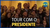 Bolsonaro guia tour no Palácio do Planalto